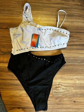 Cupshe White & Black Two-Piece Bikini Inspired Look